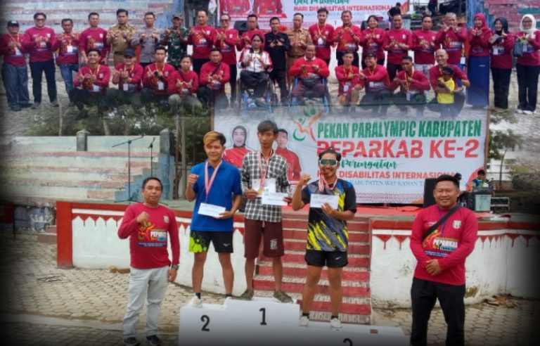 PhotoMixer_1765824557472